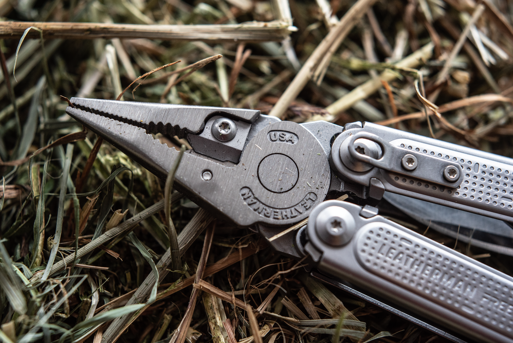 Leatherman FREE P4 Pocket Knife